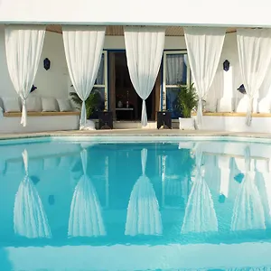 https://la-villa-majorelle.fr-provencehotel.com