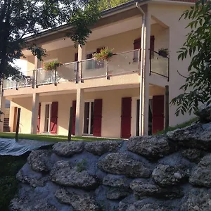 Bed & Breakfast Le Mas De Servant Roulottes Et D'hotes, Auberives-en-Royans